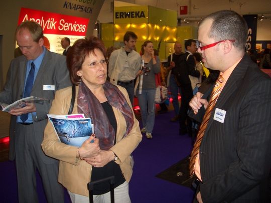 Monika Lamprecht, Shield Scientific im Gespräch mit Marc Platthaus, Chefredakteur der LaborPraxis Monika Lamprecht, Shield Scientific im Gespräch mit Marc Platthaus, Chefredakteur der LaborPraxis
