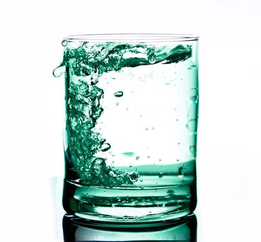 FAU-Forscher wollen potenziell gesundheitsgefährdende Bakterien in Trinkwasser mit Infrarotlicht aufspüren. FAU-Forscher wollen potenziell gesundheitsgefährdende Bakterien in Trinkwasser mit Infrarotlicht aufspüren.