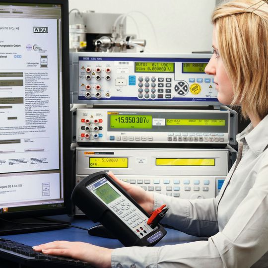 Zertifikatserstellung bei Wika unter Laborbedingungen Zertifikatserstellung bei Wika unter Laborbedingungen