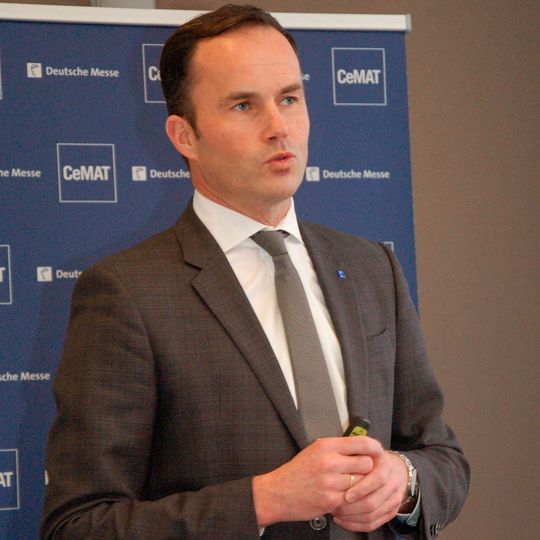 Dr. Jochen Köckler verantwortet als Vorstand bei der Deutschen Messe AG die Ressorts Industrie, Energie und Logistik: „Wir sind als Messemacher immer Spiegelbilder von Märkten.“