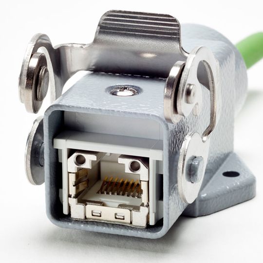 Der Buchseneinsatz CJK 8IFT und der RJ45‐Steckverbinder CJK 8IMT von Ilme sind durch einen direkten, spezialwerkzeuglosen IDC‐Schneidklemmanschluss einfach zu befestigen. Der Buchseneinsatz CJK 8IFT und der RJ45‐Steckverbinder CJK 8IMT von Ilme sind durch einen direkten, spezialwerkzeuglosen IDC‐Schneidklemmanschluss einfach zu befestigen.