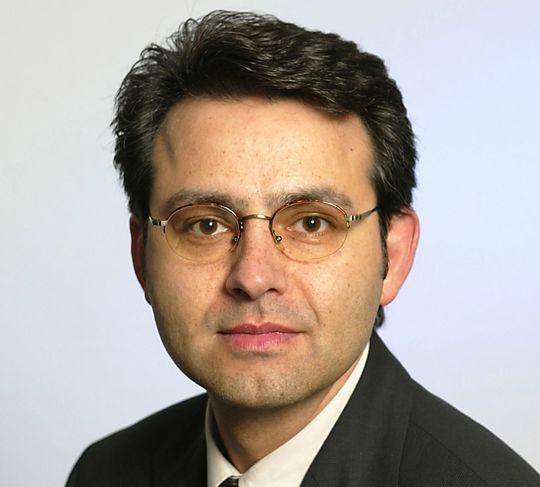 Florian Rosenberg ist Sales Director und Mitglied der Geschäftsführung bei Sony. Florian Rosenberg ist Sales Director und Mitglied der Geschäftsführung bei Sony.