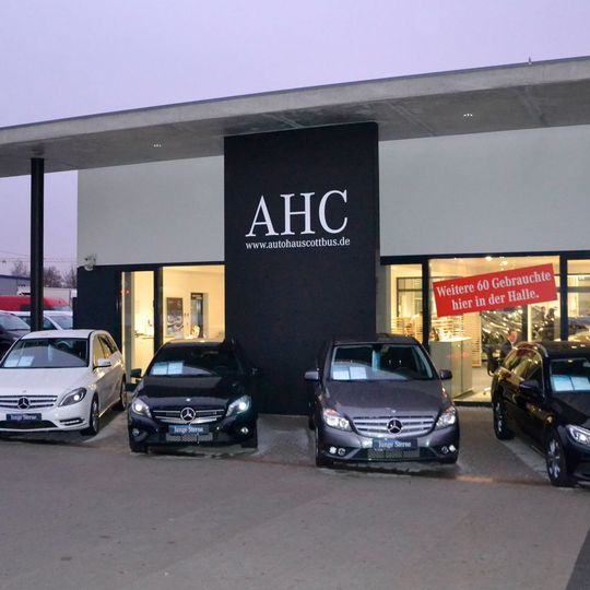 Die neue Gebrauchtwagenhalle des Mercedes-Benz-Autohauses Cottbus (AHC). Die neue Gebrauchtwagenhalle des Mercedes-Benz-Autohauses Cottbus (AHC).