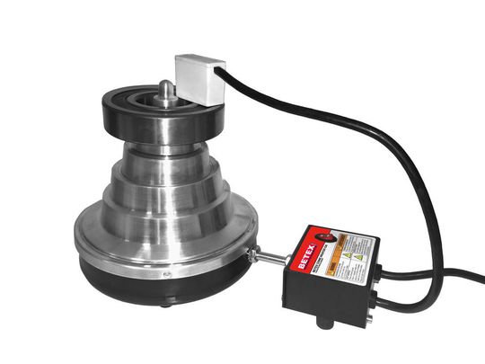 Der Betex Cone Heater beim Anwärmen eines Lagers.