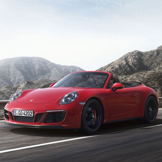 Auch im 911 GTS ersetzt Porsche den Saug- durch einen Turbomotor. Auch im 911 GTS ersetzt Porsche den Saug- durch einen Turbomotor.