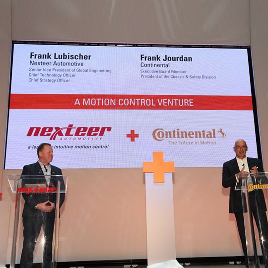 Continental und Nexteer Automotive gründen ein Joint Venture. Das Ziel ist die Weiterentwicklung von Motion-Control-Systemen. Continental und Nexteer Automotive gründen ein Joint Venture. Das Ziel ist die Weiterentwicklung von Motion-Control-Systemen.