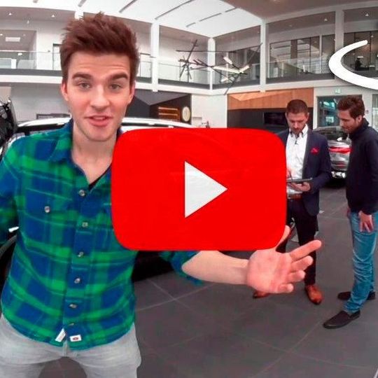 Bild aus dem Spot „Deine Autohäuser“: Der ZDK will die Vielfalt der Mobilitätsangebote im Autohaus präsentieren. Bild aus dem Spot „Deine Autohäuser“: Der ZDK will die Vielfalt der Mobilitätsangebote im Autohaus präsentieren.