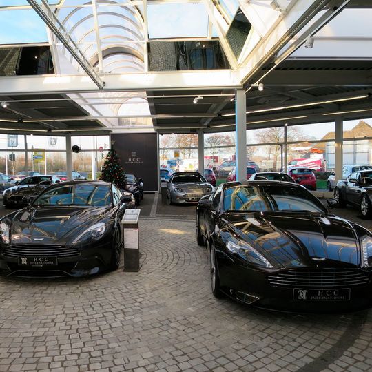 HCC International in Troisdorf ist auf gebrauchte Luxusfahrzeuge spezialisiert. HCC International in Troisdorf ist auf gebrauchte Luxusfahrzeuge spezialisiert.