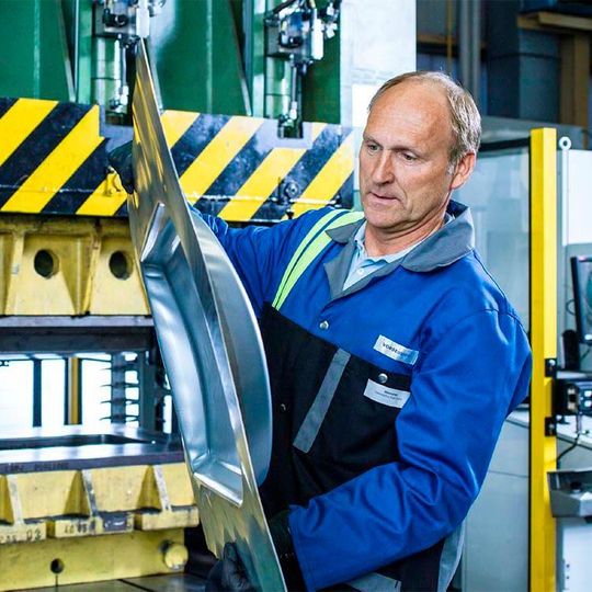 Die exzellenten mechanischen Eigenschaften der ahss high-ductility Stähle konnten bereits an Musterbauteilen und im Zuge diverser Probeverpressungen bei Kunden bestätigt werden. Die exzellenten mechanischen Eigenschaften der ahss high-ductility Stähle konnten bereits an Musterbauteilen und im Zuge diverser Probeverpressungen bei Kunden bestätigt werden.