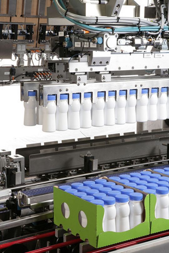 Die Oystar A+F Setline ist die multifunktionale Verpackungs- und Manschettieranlage. Auf der Interpack wird diese erstmals mit integrierter Sortierfunktion für hochflexible Anforderungen gezeigt. Die Oystar A+F Setline ist die multifunktionale Verpackungs- und Manschettieranlage. Auf der Interpack wird diese erstmals mit integrierter Sortierfunktion für hochflexible Anforderungen gezeigt.