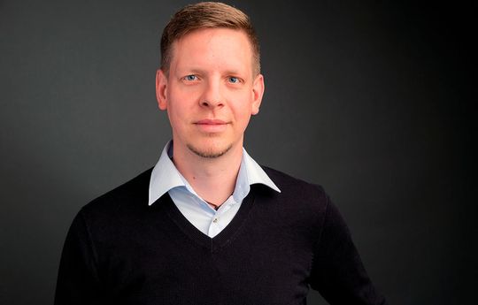 Alexander Neuhausen ist Principal Analyst und Business Consultant bei der diva-e Digital Value Enterprise GmbH. Alexander Neuhausen ist Principal Analyst und Business Consultant bei der diva-e Digital Value Enterprise GmbH.