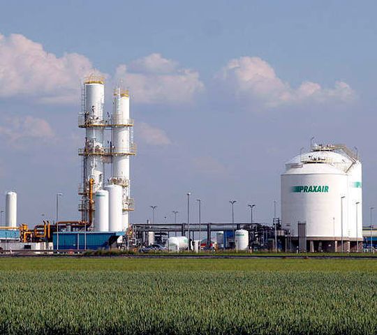 Praxair has also signed a long-term contract with Dow to supply nitrogen to the company for use in its chemical production facility. Praxair has also signed a long-term contract with Dow to supply nitrogen to the company for use in its chemical production facility.