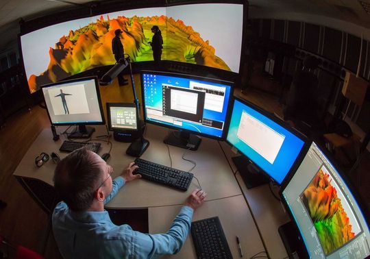 die „Cave“ ist ein 8,40 m breiter, 6 m tiefer und 3,25 m hoher Raum. die „Cave“ ist ein 8,40 m breiter, 6 m tiefer und 3,25 m hoher Raum.
