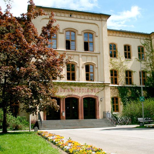 Die Westsächsische Hochschule Zwickau (Bild) und die Dekra erweitern ihre Kooperation um die Zusammenarbeit bei Tests von automatisierten Fahrfunktionen. Die Westsächsische Hochschule Zwickau (Bild) und die Dekra erweitern ihre Kooperation um die Zusammenarbeit bei Tests von automatisierten Fahrfunktionen.
