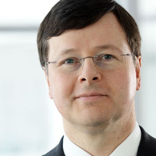 Dr. Ludwin Monz, Vorstandsvorsitzender der Carl Zeiss Meditec AG, ist mit dem Jahresauftakt zufrieden. Der Umsatz stieg im ersten Quartal 2016/17 auf 280 Mio. Euro. Dr. Ludwin Monz, Vorstandsvorsitzender der Carl Zeiss Meditec AG, ist mit dem Jahresauftakt zufrieden. Der Umsatz stieg im ersten Quartal 2016/17 auf 280 Mio. Euro.