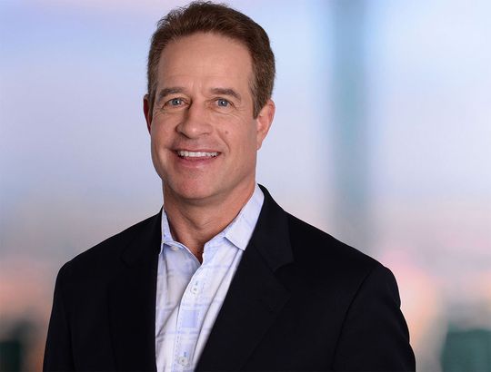 Peter Schrady, Senior Vice President und General Manager für SMB und Enterprise Server Solutions bei HPE: „Durch die Kombination der DCOS-Technologie von Mesosphere mit unseren marktführenden Infrastrukturen und Dienstleistungen ermöglichen wir unseren Kunden einen besseren Zugang zu hybrider IT, um verteilte IT-Umgebungen effizienter einzuführen, zu betreiben und zu verwalten.“