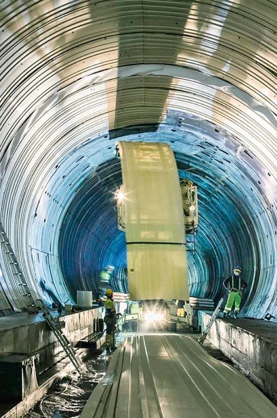 Autres avantages des composites dans cette application, leur faible entretien et leur excellente résistance à la corrosion par rapport aux matériaux de construction classiques. Autres avantages des composites dans cette application, leur faible entretien et leur excellente résistance à la corrosion par rapport aux matériaux de construction classiques.