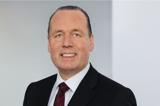 Geschäftsführer-Posten vakant: Bis zu einer Neubesetzung der Geschäftsführer-Position von Heubeck durch Gesellschafter und Beirat wird CEO Frank Stührenberg die Aufgaben kommissarisch wahrnehmen. Geschäftsführer-Posten vakant: Bis zu einer Neubesetzung der Geschäftsführer-Position von Heubeck durch Gesellschafter und Beirat wird CEO Frank Stührenberg die Aufgaben kommissarisch wahrnehmen.