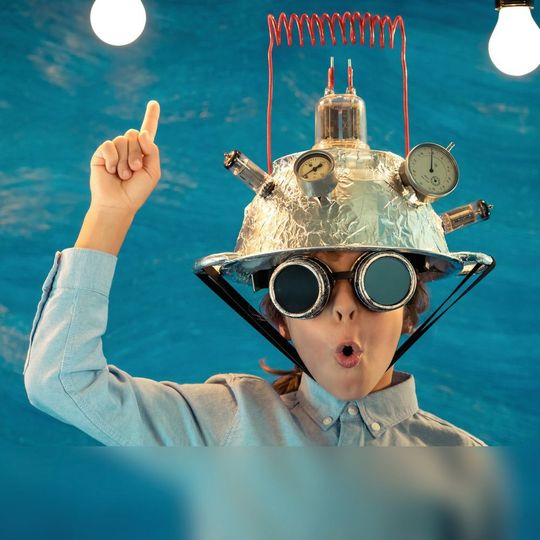 Wenn in kleineren Unternehmen Innovation betrieben wird, ist es oft der Chef, der seine eigene Forschungsabteilung in Personalunion mit der Entwikclung stellt. Künftig ist es jedoch wichtig, dass F&E systematisch voran getriben wird. Wenn in kleineren Unternehmen Innovation betrieben wird, ist es oft der Chef, der seine eigene Forschungsabteilung in Personalunion mit der Entwikclung stellt. Künftig ist es jedoch wichtig, dass F&E systematisch voran getriben wird.