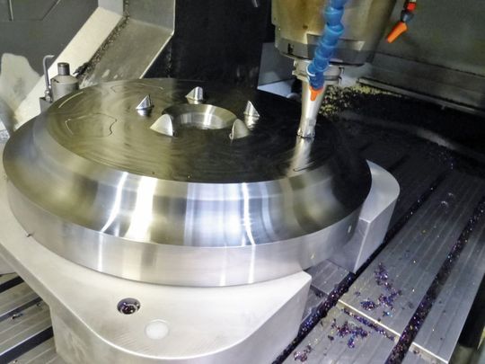 Die Prozesssicherheit und längere Laufleistung mit der smarten Wendeschneidplatte soll durch höhere Schnittdaten (noch) nicht gefährdet werden. Die Prozesssicherheit und längere Laufleistung mit der smarten Wendeschneidplatte soll durch höhere Schnittdaten (noch) nicht gefährdet werden.