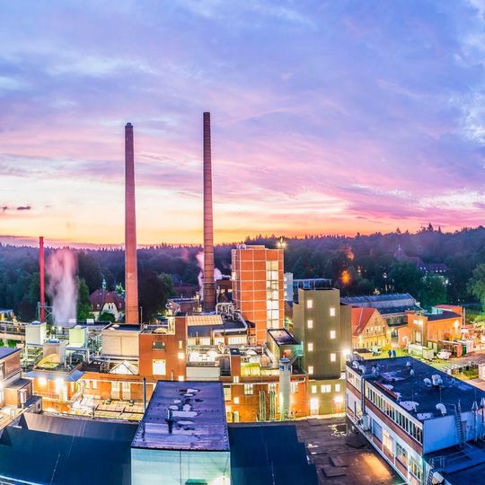 Das Heizkraftwerk im Industriepark Walsrode soll mit zwei hocheffizienten Blockheizkraftwerken und drei zusätzlichen Dampfkesseln erweitert werden. Das Heizkraftwerk im Industriepark Walsrode soll mit zwei hocheffizienten Blockheizkraftwerken und drei zusätzlichen Dampfkesseln erweitert werden.