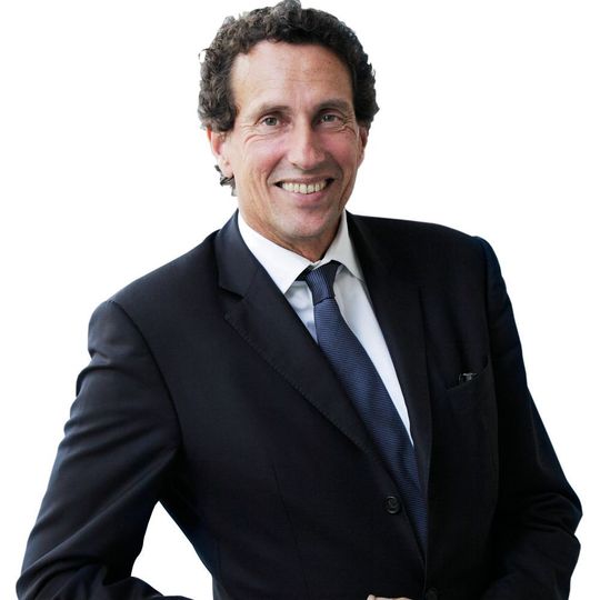 Professor Julian Nida-Rümelin: Der ehemalige Kulturstaatsminister lehrt Philosophie an der Ludwig-Maximilians-Universität in München und beschäftigt sich unter anderem mit den Grenzbereichen zwischen Technik und Ethik. Professor Julian Nida-Rümelin: Der ehemalige Kulturstaatsminister lehrt Philosophie an der Ludwig-Maximilians-Universität in München und beschäftigt sich unter anderem mit den Grenzbereichen zwischen Technik und Ethik.