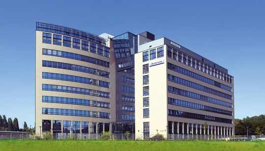 Europäische Firmenzentrale in Düsseldorf: Renesas Electronics prägt seit seiner Formierung im Jahr 2010 die technologische Entwicklung im Embedded-Bereich. Europäische Firmenzentrale in Düsseldorf: Renesas Electronics prägt seit seiner Formierung im Jahr 2010 die technologische Entwicklung im Embedded-Bereich.