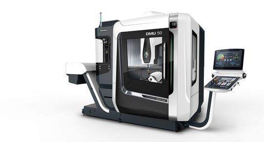 Die kompakt gebaute DMU 50 3rd Generation setzt neue Standards in der Fünf-Seiten- bis Fünf-Achs-Simultanbearbeitung.