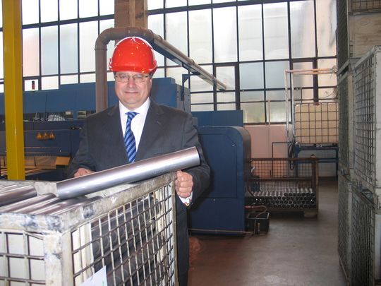 Geschäftsführer Patrik von Hertzberg möchte, dass die alte Tradition der Walzwerker am Standort Eberswalde/ Finow fortgesetzt wird. Geschäftsführer Patrik von Hertzberg möchte, dass die alte Tradition der Walzwerker am Standort Eberswalde/ Finow fortgesetzt wird.
