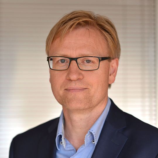 Claus-Peter Köth ist Chefredakteur der Fachzeitschrift „Automobil Industrie“. Claus-Peter Köth ist Chefredakteur der Fachzeitschrift „Automobil Industrie“.