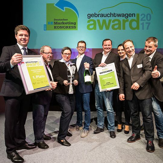 Die Gewinner des diesjährigen Gebrauchtwagen Awards zeichnen sich durch eine hohe Professionalität und ein starkes Vertriebsteam aus. Die Gewinner des diesjährigen Gebrauchtwagen Awards zeichnen sich durch eine hohe Professionalität und ein starkes Vertriebsteam aus.