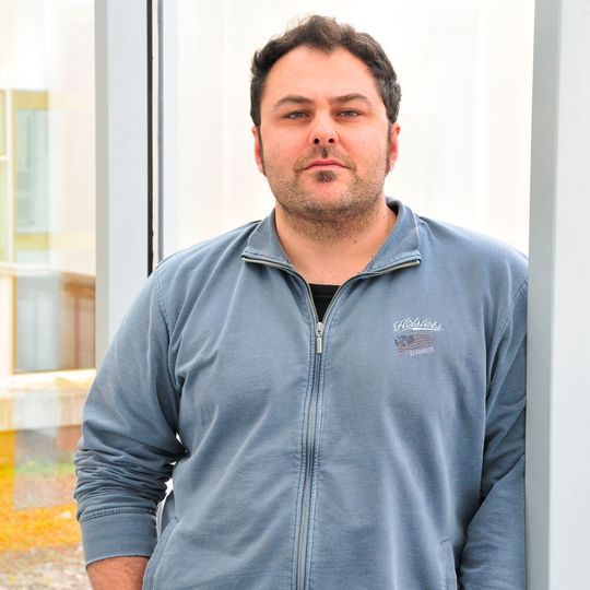 Forscher um Dr. Francesco Neri, Junior-Gruppenleiter der Forschungsgruppe „Epigenetik des Alterns“ am Leibniz-Institut für Alternsforschung (FLI) in Jena, fanden heraus, wie ein neuer Mechanismus der Gen-Inaktivierung vor Altern und Krebs schützen könnte. Forscher um Dr. Francesco Neri, Junior-Gruppenleiter der Forschungsgruppe „Epigenetik des Alterns“ am Leibniz-Institut für Alternsforschung (FLI) in Jena, fanden heraus, wie ein neuer Mechanismus der Gen-Inaktivierung vor Altern und Krebs schützen könnte.