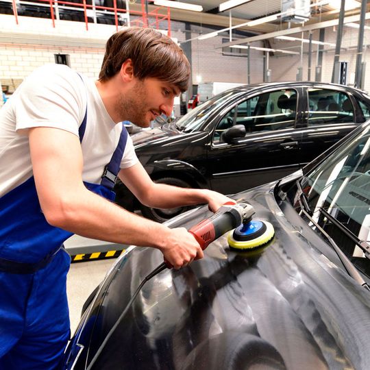 Der erste Kurs zur „Fachkraft innovative Fahrzeugaufbereitung (HWK)“ startet bereits im März. Der erste Kurs zur „Fachkraft innovative Fahrzeugaufbereitung (HWK)“ startet bereits im März.