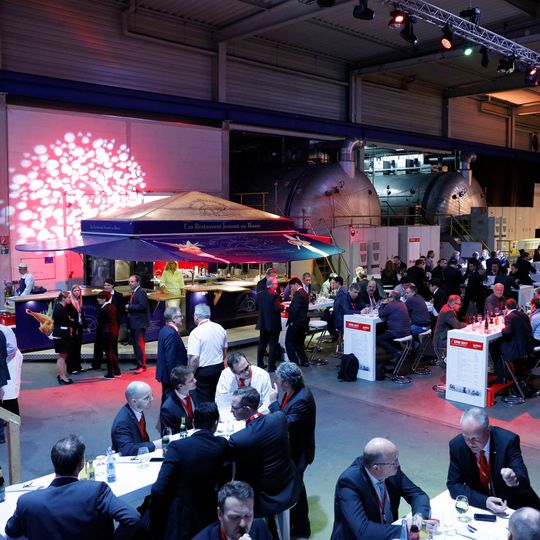 Beim 6. European Pressshop Meeting (EPM) von Oerlikon Balzers beleuchteten Vorträge und Diskussionen die Konzepte rund um Materialien, Werkzeuge und Fertigungsprozesse in der Stanz- und Umformtechnik. Beim 6. European Pressshop Meeting (EPM) von Oerlikon Balzers beleuchteten Vorträge und Diskussionen die Konzepte rund um Materialien, Werkzeuge und Fertigungsprozesse in der Stanz- und Umformtechnik.
