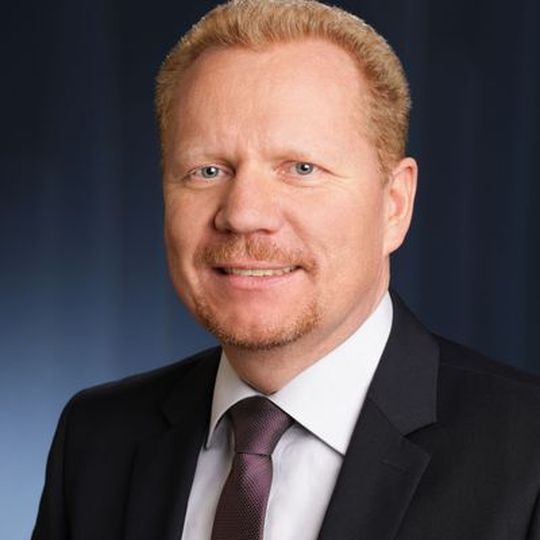 ebm-papst: Raymond Engelbrecht folgt auf Dirk Schallock in der Geschäftsführung St. Georgen. ebm-papst: Raymond Engelbrecht folgt auf Dirk Schallock in der Geschäftsführung St. Georgen.