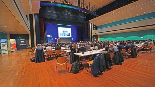 Le 12ème séminaire d'usinage de Swissmem pour les francophones s'est tenu le 19 janvier à la Marive d'Yverdon-les-Bains. Le public est venu nombreux pour assister à ce cycle de conférences dédiées au micro-usinage. Le 12ème séminaire d'usinage de Swissmem pour les francophones s'est tenu le 19 janvier à la Marive d'Yverdon-les-Bains. Le public est venu nombreux pour assister à ce cycle de conférences dédiées au micro-usinage.