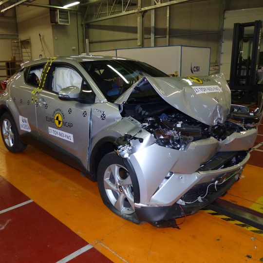 Für den Toyota C-HR gab es im aktuellen Euro-NCAP-Crashtest fünf Sterne. Für den Toyota C-HR gab es im aktuellen Euro-NCAP-Crashtest fünf Sterne.