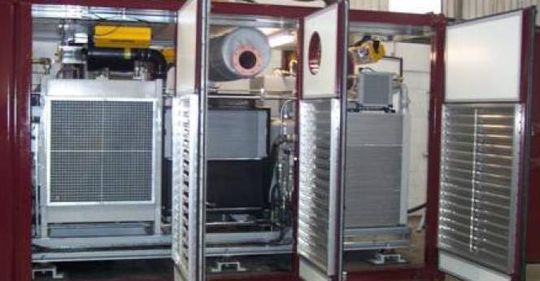 Containerversion mit Schrauben-/Boosterkombination, Turbo-Diesel-Antrieb;Volumenstrom 7 m³/min, 250 bar. Containerversion mit Schrauben-/Boosterkombination, Turbo-Diesel-Antrieb;Volumenstrom 7 m³/min, 250 bar.