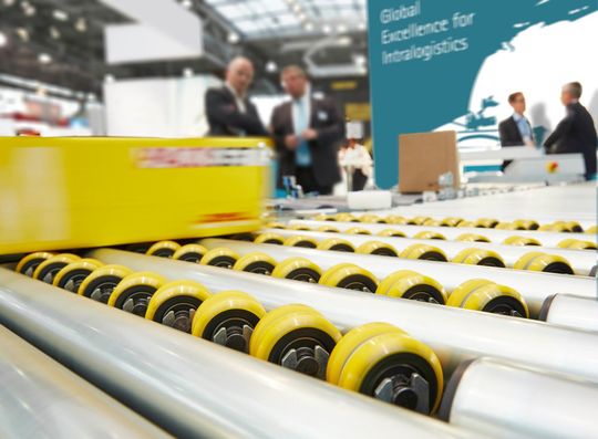 Elektrische Schwenkrollen sind nur ein Exponat von Transnorm und der Tochter Sovex, das man mit zur Logimat bringen wird. Elektrische Schwenkrollen sind nur ein Exponat von Transnorm und der Tochter Sovex, das man mit zur Logimat bringen wird.