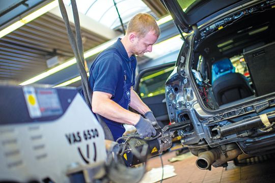 Durch Repair-Pedia hat der Betrieb einen Online-Zugriff auf Reparaturinformationen. Durch Repair-Pedia hat der Betrieb einen Online-Zugriff auf Reparaturinformationen.