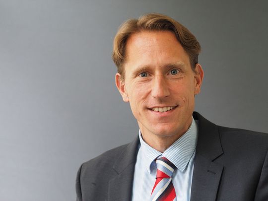 Professor Dr. Christian Koziol, Eberhard Karls Universität Tübingen: „Die analysierten Daten zeigen, dass sich Medizintechnik-Unternehmen bevorzugt über Eigenkapital finanzieren und damit ihre Unabhängigkeit von eher risikoscheuen Fremdkapitalgebern erhöhen möchten.“ Professor Dr. Christian Koziol, Eberhard Karls Universität Tübingen: „Die analysierten Daten zeigen, dass sich Medizintechnik-Unternehmen bevorzugt über Eigenkapital finanzieren und damit ihre Unabhängigkeit von eher risikoscheuen Fremdkapitalgebern erhöhen möchten.“
