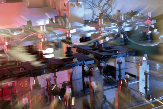 Auf der Proform werden Metall-Kunststoff verfahrensintegierende Maschinen und Anlagen gezeigt, sowie Themen rund um die Verbundtechnik unter Experten, Anbietern wie Anwendern, diskutiert. Bilder: Proform Auf der Proform werden Metall-Kunststoff verfahrensintegierende Maschinen und Anlagen gezeigt, sowie Themen rund um die Verbundtechnik unter Experten, Anbietern wie Anwendern, diskutiert. Bilder: Proform