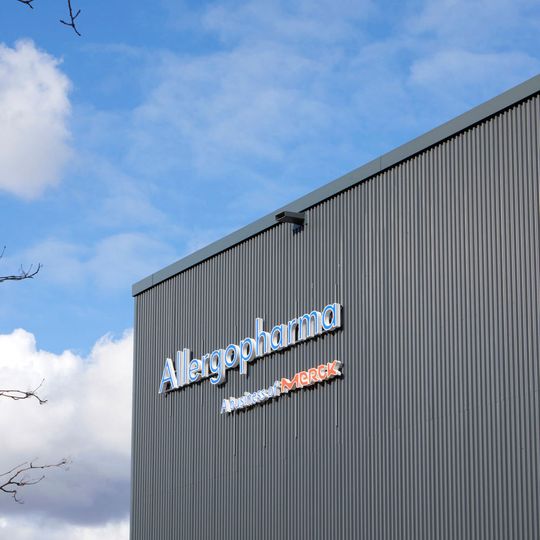 Allergopharma hat sich auf die allergenspezifische Immuntherapie spezialisiert. Allergopharma hat sich auf die allergenspezifische Immuntherapie spezialisiert.