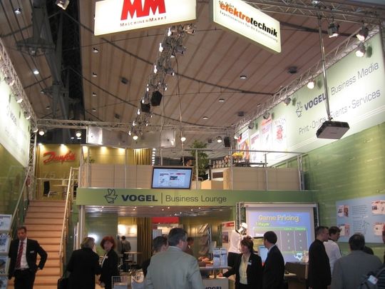 Jede Menge Information und Kommunikation, Spiel und Spaß am Messestand von Vogel Business Media und der elektrotechnik. Jede Menge Information und Kommunikation, Spiel und Spaß am Messestand von Vogel Business Media und der elektrotechnik.
