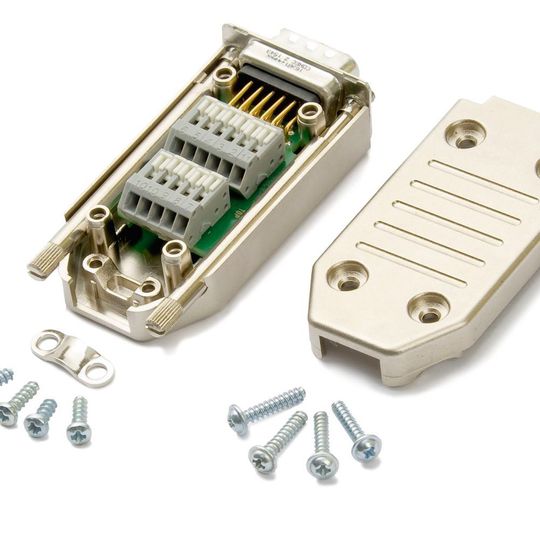 Die bei D-Sub-Steckverbindern gängige Verriegelungsart mittels Rändelschrauben konnte auch bei der Lösung mit Käfigzugfeder-Anschluss beibehalten werden.