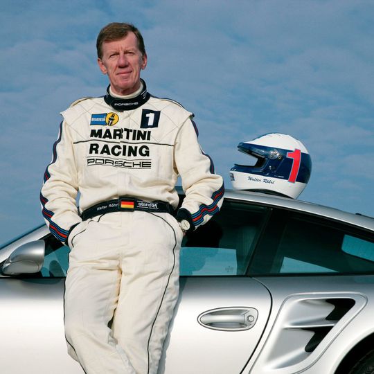Walter Röhrl wird heute (7. März) 70 Jahre alt – das Bild zeigt Röhrl im Dezember 2007 vor einem 911 Turbo 3,6 Coupé. Walter Röhrl wird heute (7. März) 70 Jahre alt – das Bild zeigt Röhrl im Dezember 2007 vor einem 911 Turbo 3,6 Coupé.