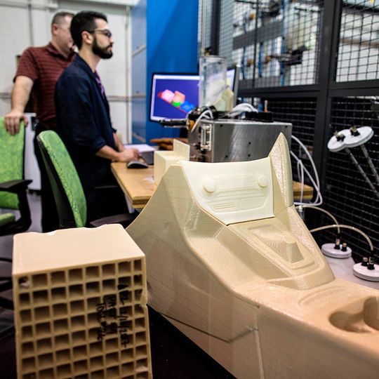Ford testet den 3D-Druck für große Bauteile im Prototypenbau. Ford testet den 3D-Druck für große Bauteile im Prototypenbau.