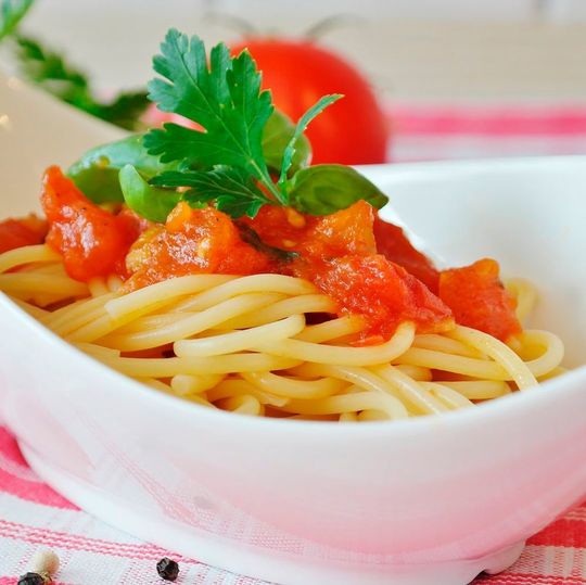 Keine Pasta am Abend? Männer mit gestörtem Zuckerstoffwechsel sollten kohlenhydratreiches Essen am Abend meiden. Keine Pasta am Abend? Männer mit gestörtem Zuckerstoffwechsel sollten kohlenhydratreiches Essen am Abend meiden.