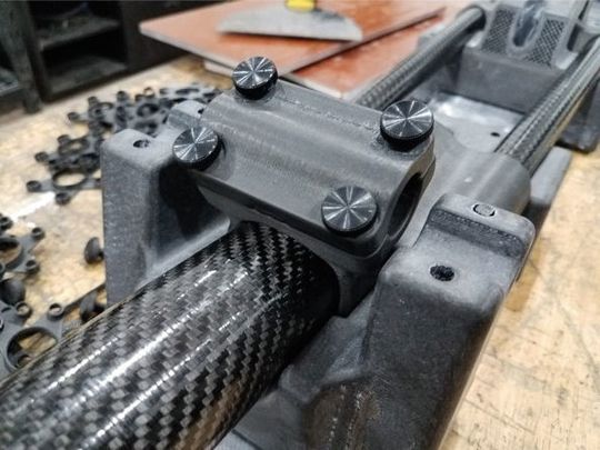 FDM Nylon 12CF wird im für den Fortus 450mc Production-3D-Drucker verfügbar sein. FDM Nylon 12CF wird im für den Fortus 450mc Production-3D-Drucker verfügbar sein.