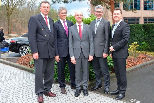 Wechseln sich in der kommenden Zeit an der VDOH-Spitze ab (von rechts): Jörg Heidenreich, Peter Müller, Peter Hübner und Mathias Schinner. Heinz Gerhard Herrmann (links) ist bei dem Verband für die Bereiche Herstellerbeziehung und Kommunikation verantwortlich – zum Vergrößern bitte klicken.